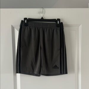 📌3 for $20📌Adidas Gray Athletic Shorts boys Small